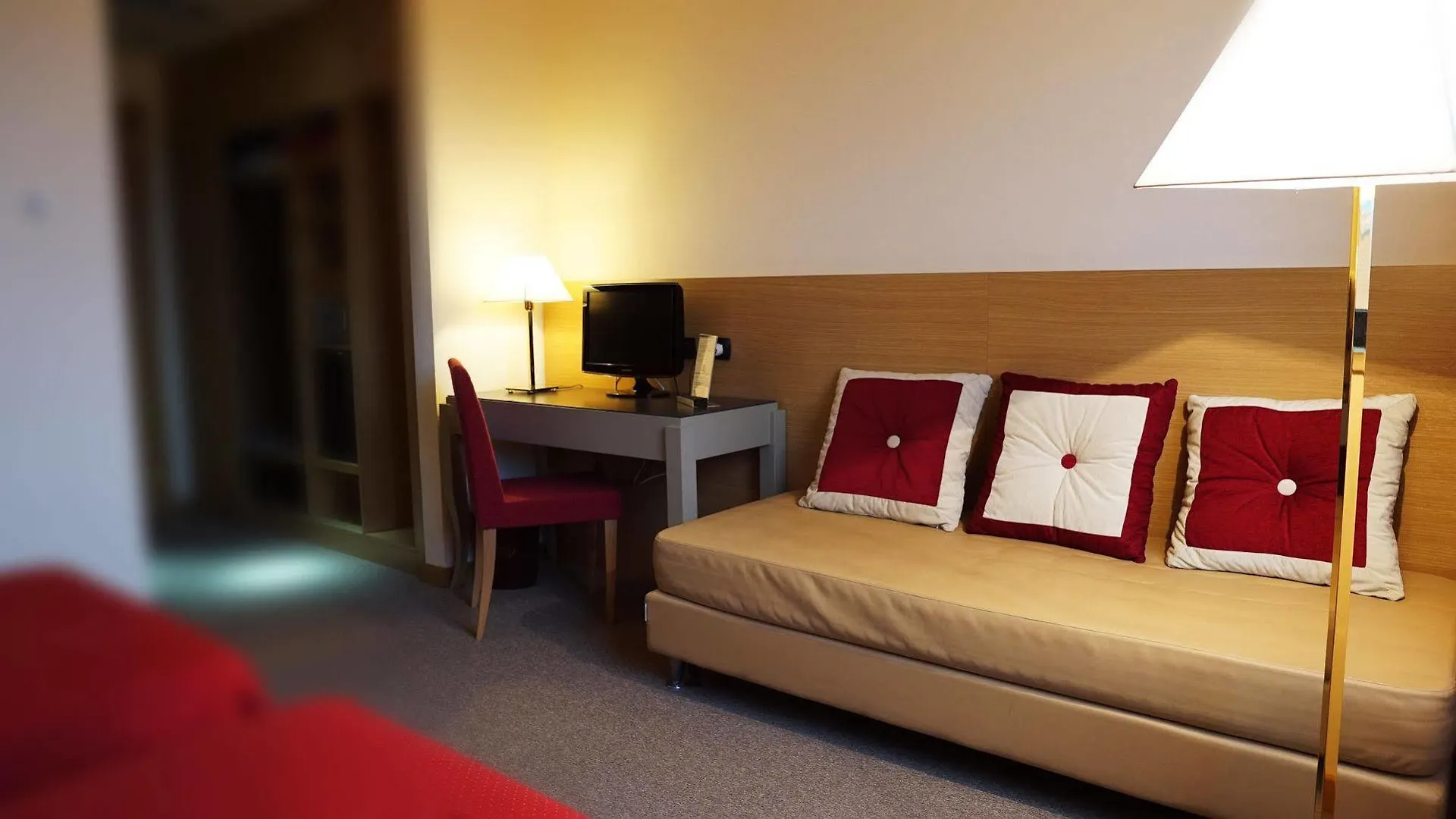 Garden Hotel Arezzo 3*,  Italy